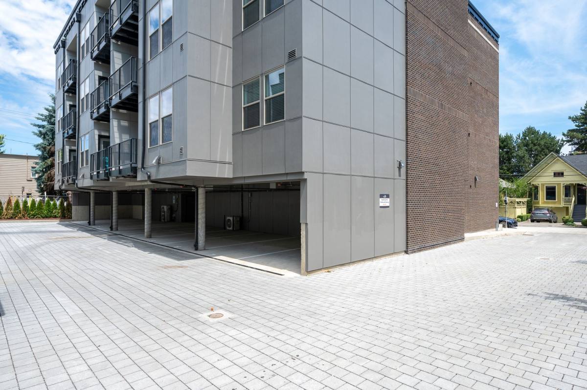 Townhouse for rent at 1940 NW 25th Ave, Portland, OR 97210