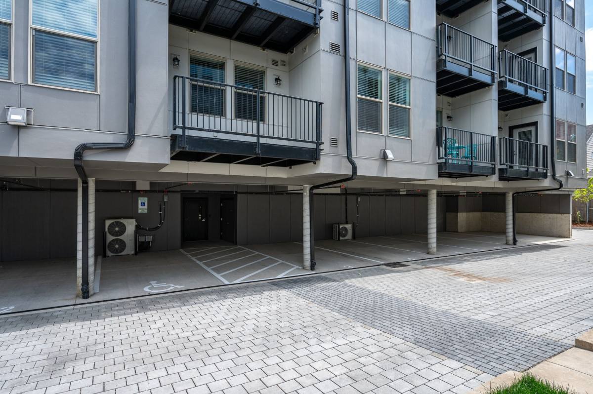 Townhouse for rent at 1940 NW 25th Ave, Portland, OR 97210