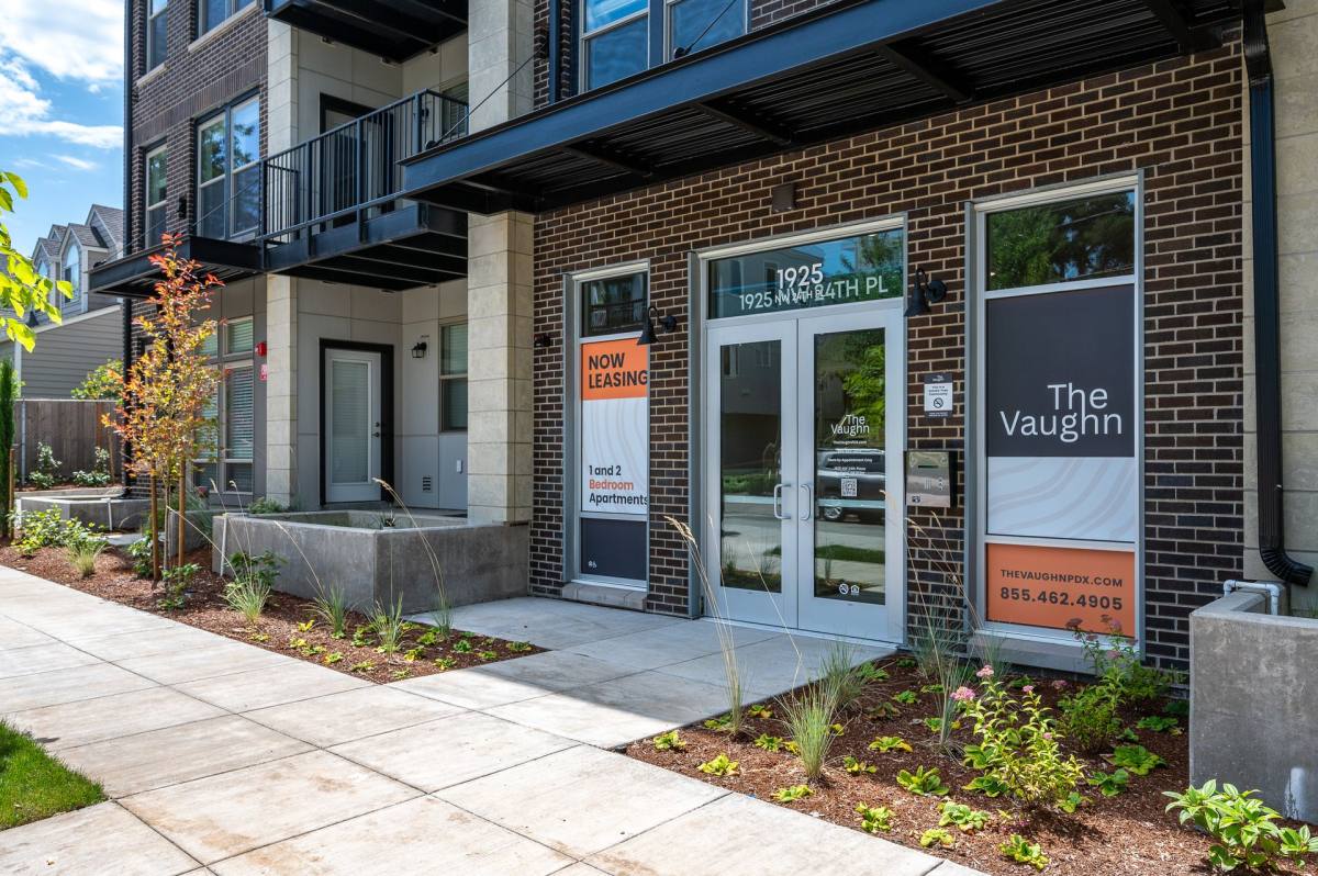Townhouse for rent at 1940 NW 25th Ave, Portland, OR 97210