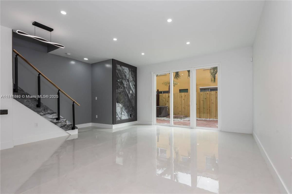 Townhouse for rent at 939 NE 42nd Terrace, Homestead, FL 33033