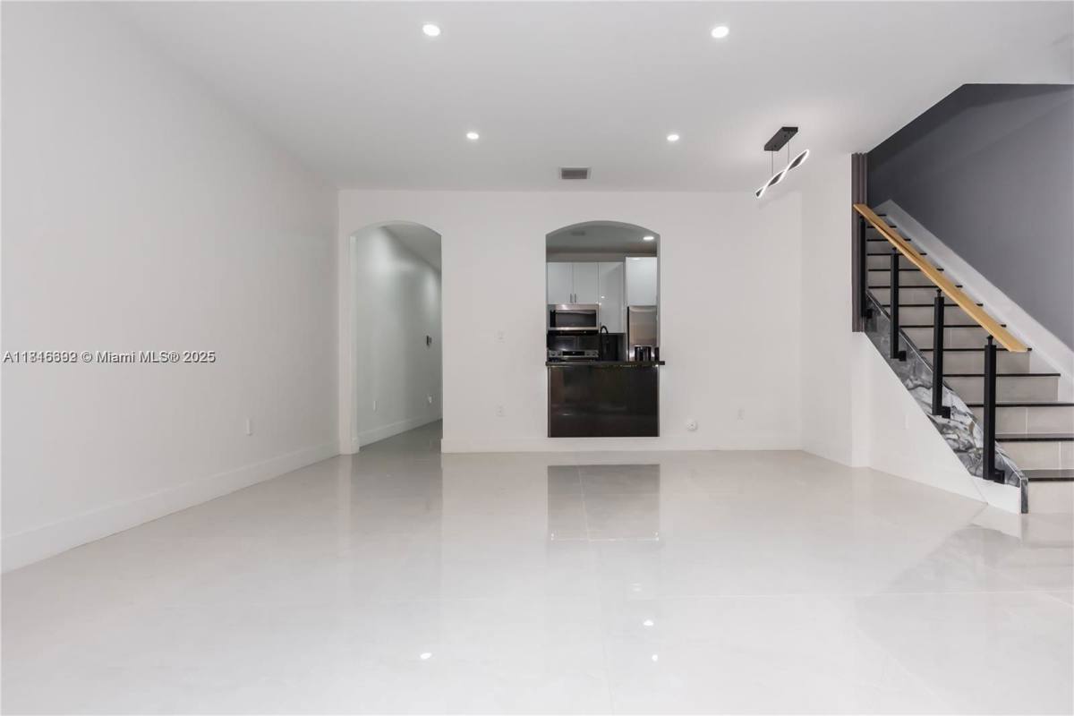 Townhouse for rent at 939 NE 42nd Terrace, Homestead, FL 33033