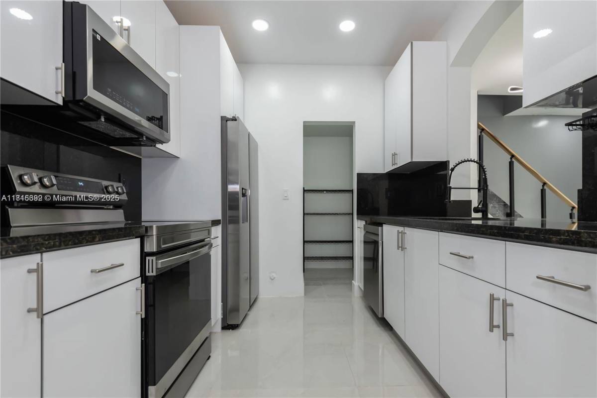 Townhouse for rent at 939 NE 42nd Terrace, Homestead, FL 33033