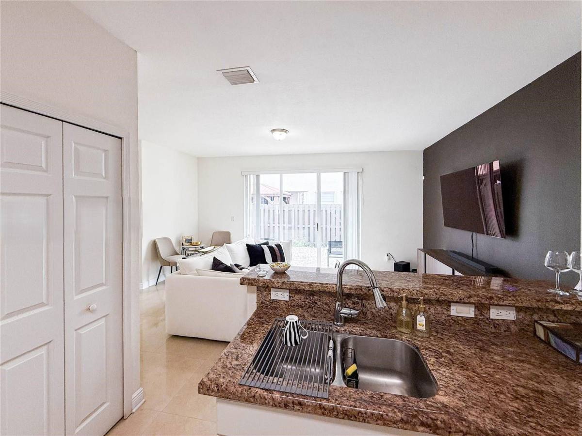 Townhouse for rent at 8160 NW 116th Ave, Miami, FL 33178