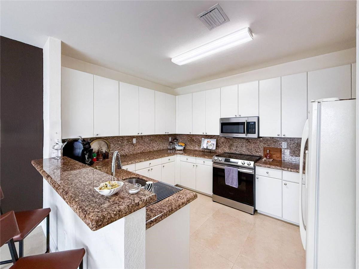 Townhouse for rent at 8160 NW 116th Ave, Miami, FL 33178