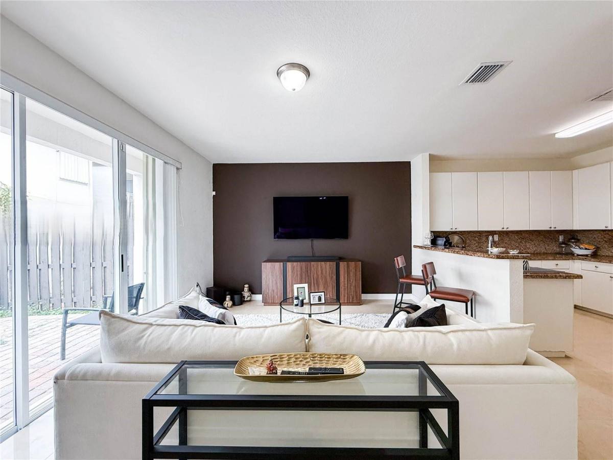 Townhouse for rent at 8160 NW 116th Ave, Miami, FL 33178