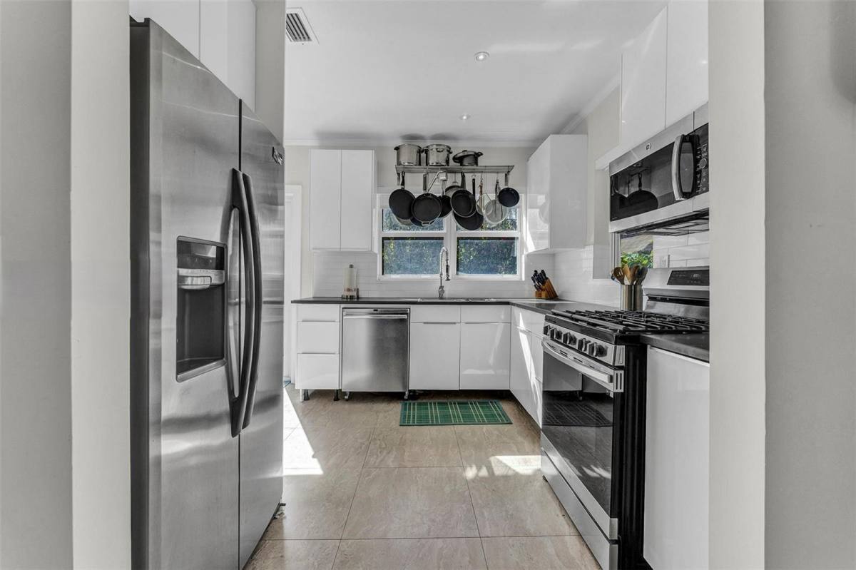 House for rent at 54 NE 43rd St, Miami, FL 33137