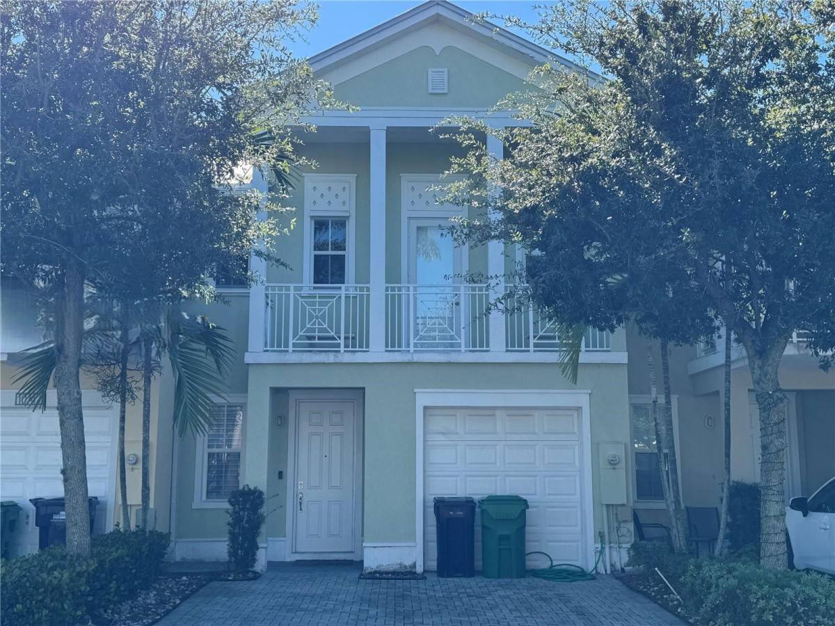 Townhouse for rent at 10748 NW 74th Terrace, Miami, FL 33178