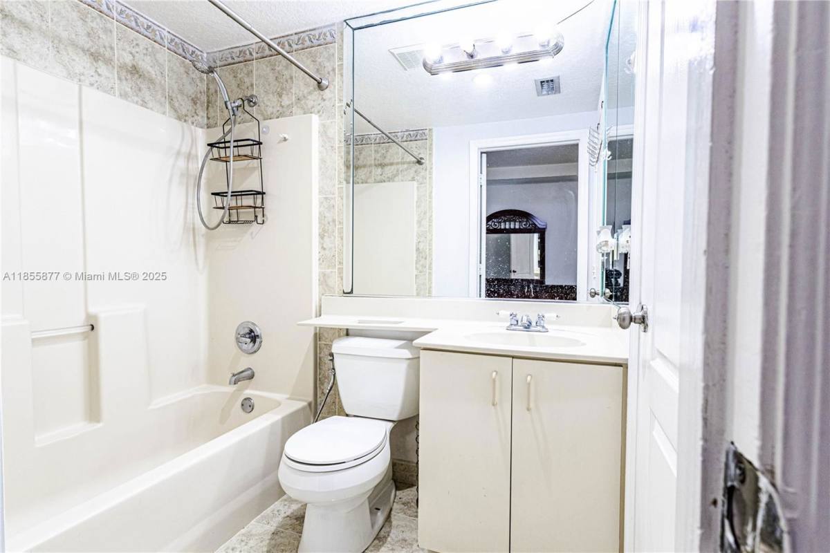 Apartment for rent at 17405 NW 75th Place, Hialeah, FL 33015