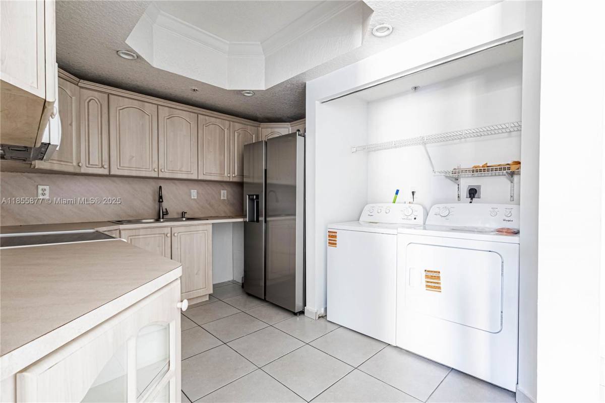 Apartment for rent at 17405 NW 75th Place, Hialeah, FL 33015