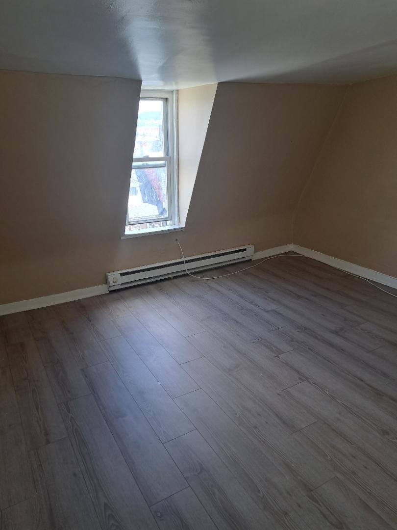 House for rent at 513 N 4th St, Allentown, PA 18102