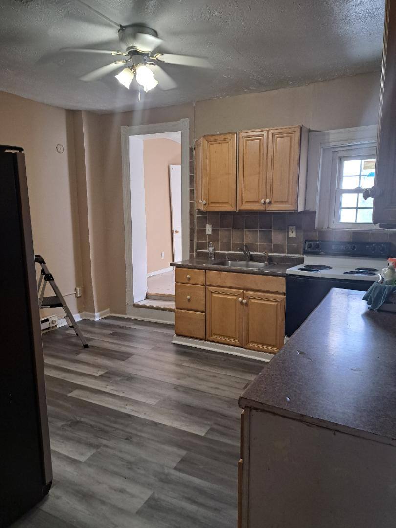 House for rent at 513 N 4th St, Allentown, PA 18102