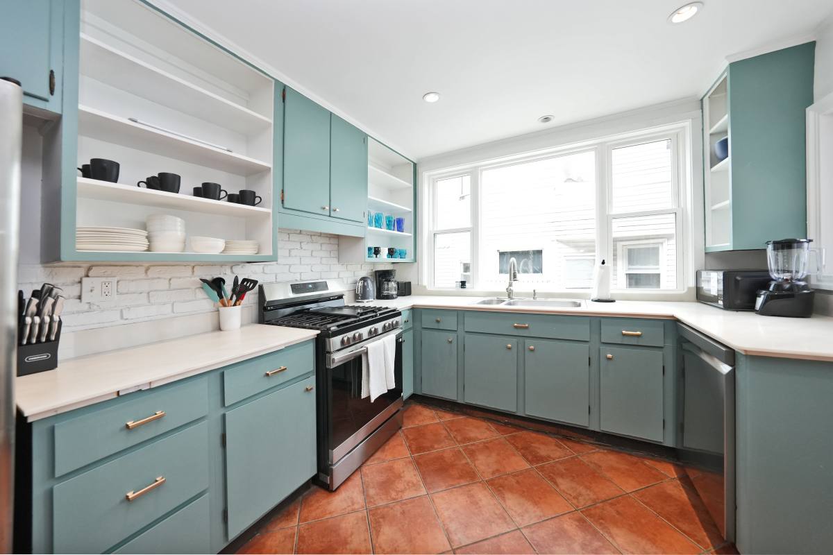 Apartment for rent at 664 Auburn Ave #1, Buffalo, NY 14222