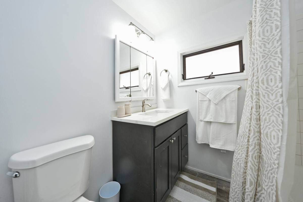 Apartment for rent at 664 Auburn Ave #1, Buffalo, NY 14222