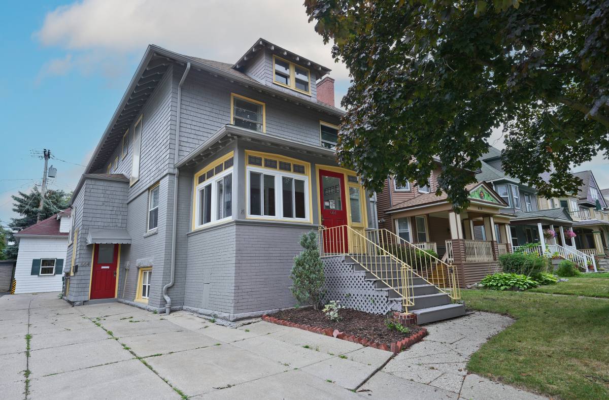 Apartment for rent at 664 Auburn Ave #1, Buffalo, NY 14222
