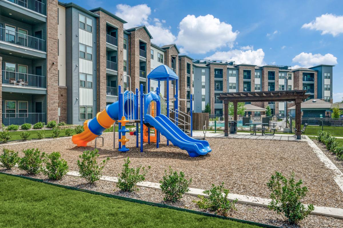 Apartment for rent at Palladium Oak Grove, 932 Oak Grove Rd, Fort Worth, TX 76115