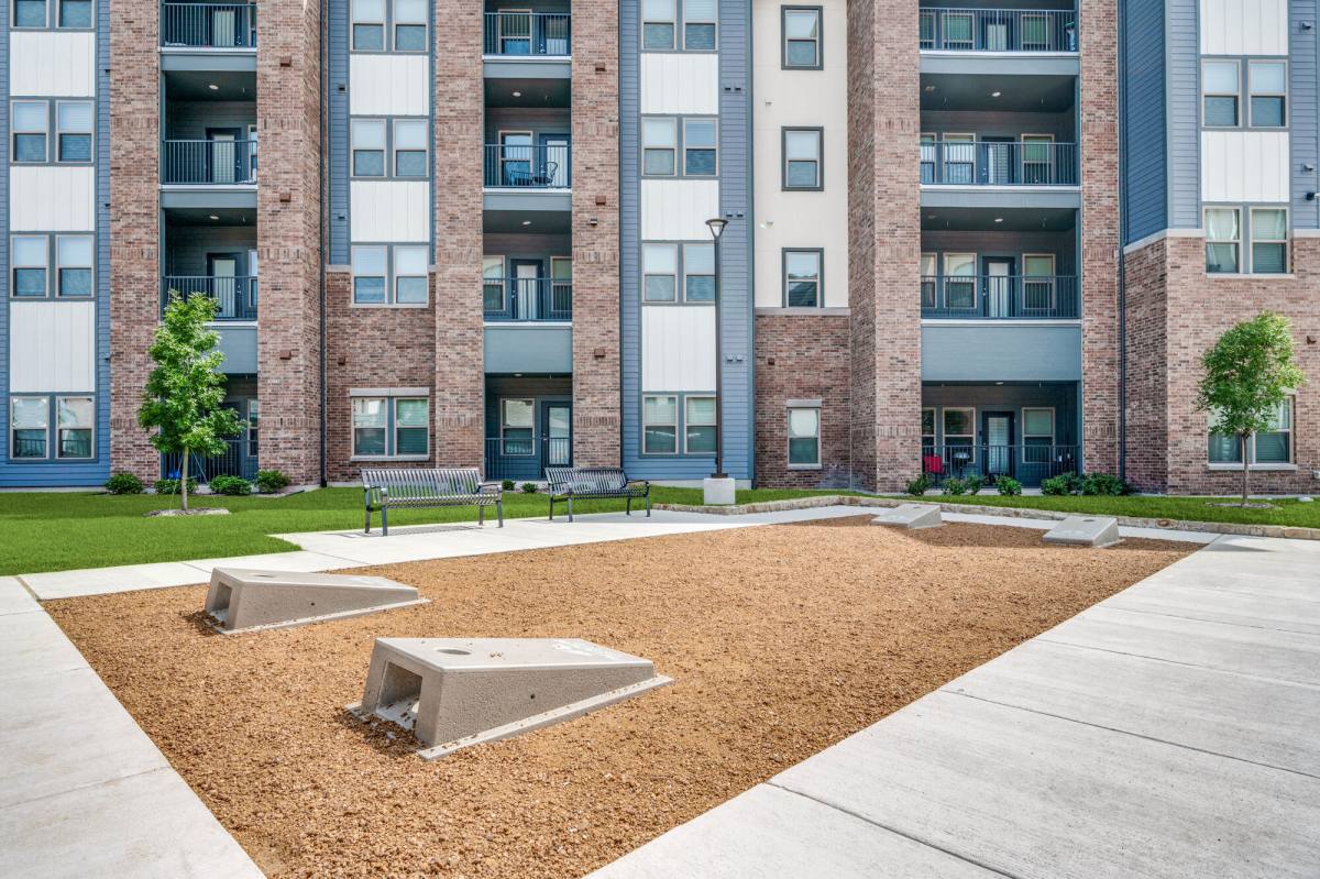 Apartment for rent at Palladium Oak Grove, 932 Oak Grove Rd, Fort Worth, TX 76115