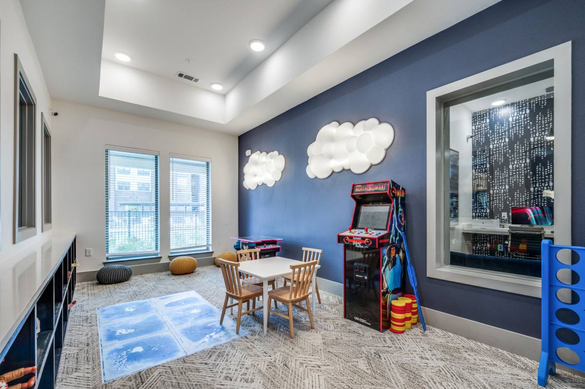 Apartment for rent at Palladium Oak Grove, 932 Oak Grove Rd, Fort Worth, TX 76115