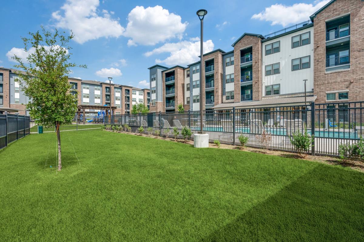 Apartment for rent at Palladium Oak Grove, 932 Oak Grove Rd, Fort Worth, TX 76115
