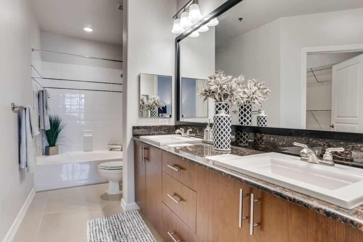 Apartment for rent at Verona By Palladium, 13330 Noel Rd, Dallas, TX 75240