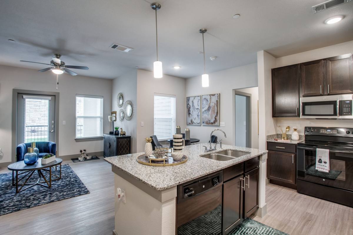 Apartment for rent at Palladium Glenn Heights, 2400 S Hampton Rd, Red Oak, TX 75154