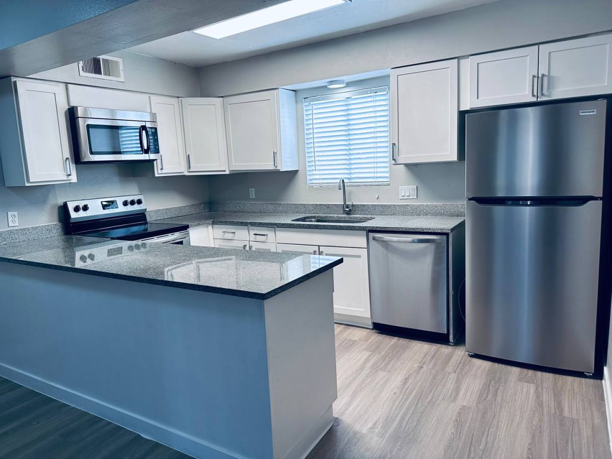 Apartment for rent at 7625 N 19th Ave, Phoenix, AZ 85021