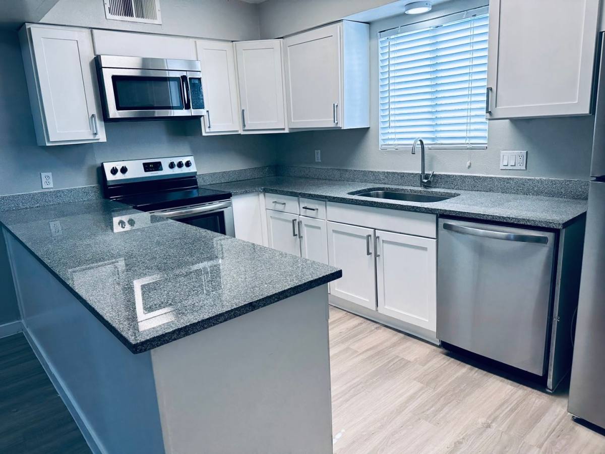Apartment for rent at 7625 N 19th Ave, Phoenix, AZ 85021