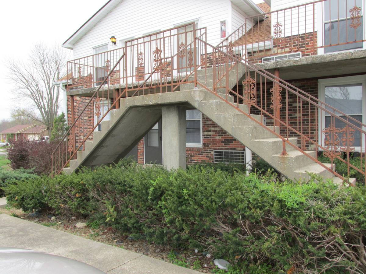 Apartment for rent at 413 S Main St, Muldraugh, KY 40155