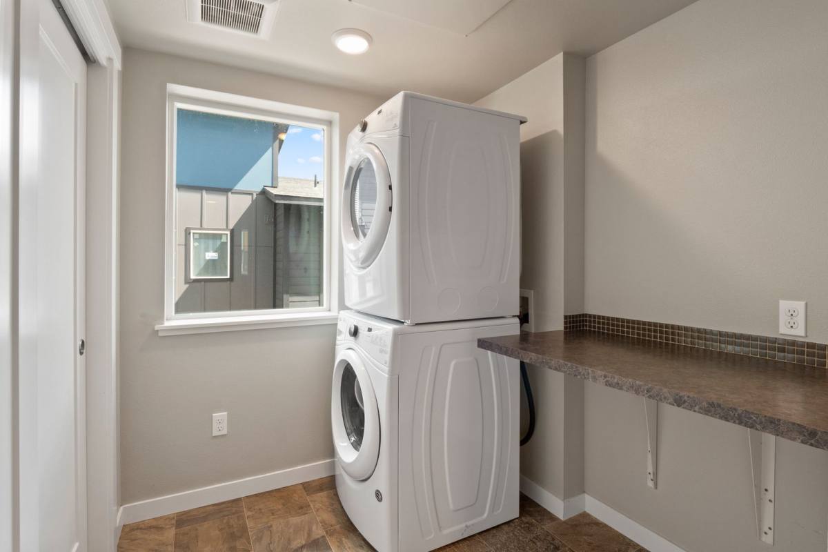 Townhouse for rent at 303 S Felts Lane, Spokane, WA 99206