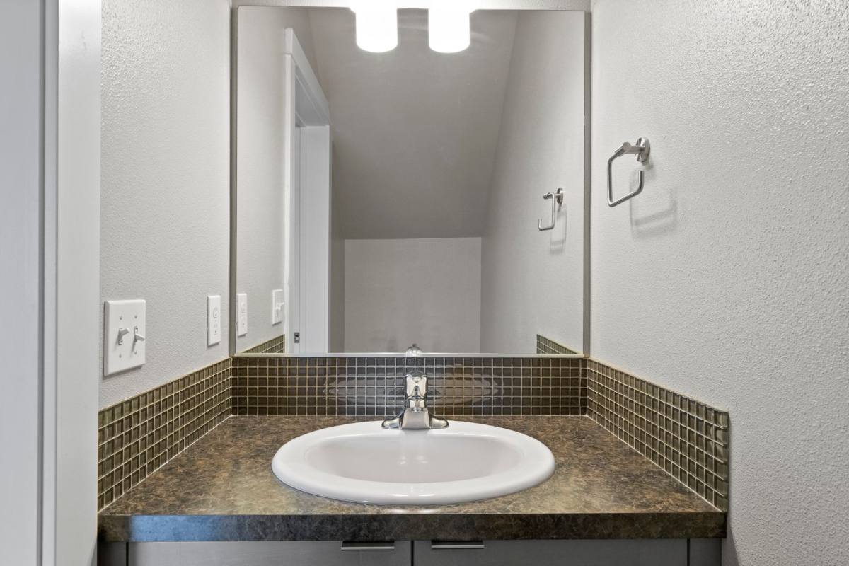 Townhouse for rent at 303 S Felts Lane, Spokane, WA 99206