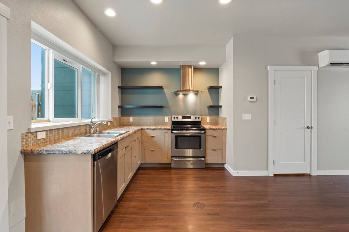 Townhouse for rent at 303 S Felts Lane, Spokane, WA 99206