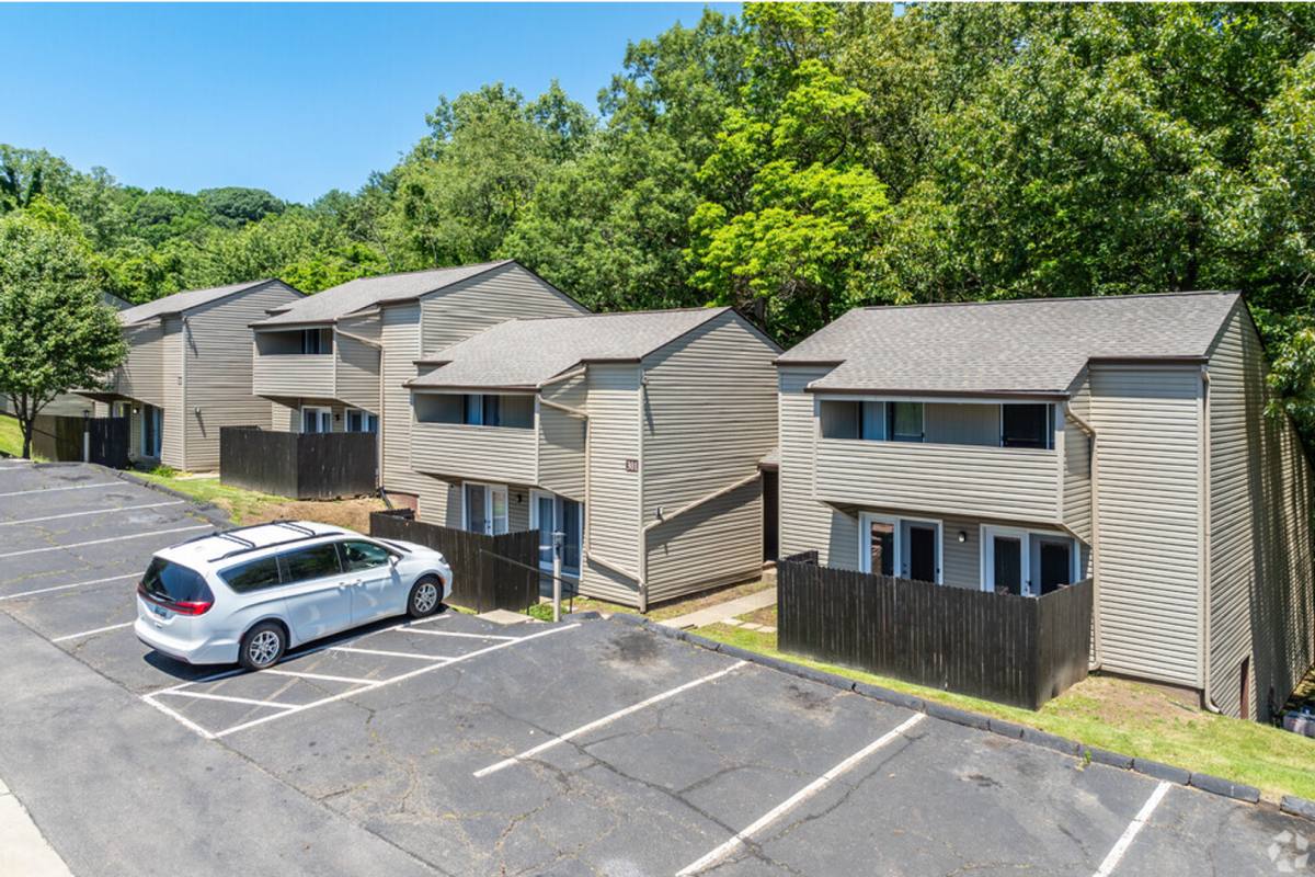Apartment for rent at 1420 Londondale Parkway, Newark, OH 43055