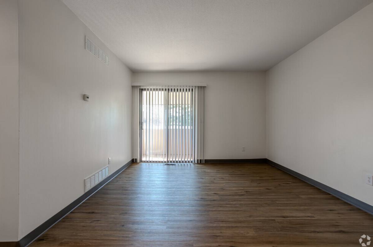 Apartment for rent at 1420 Londondale Parkway, Newark, OH 43055