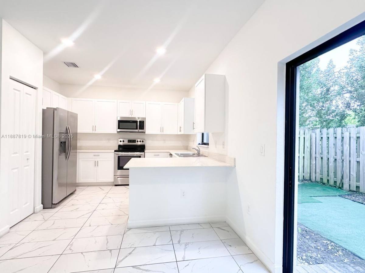 Townhouse for rent at 20634 NE 2nd Court, Miami, FL 33179
