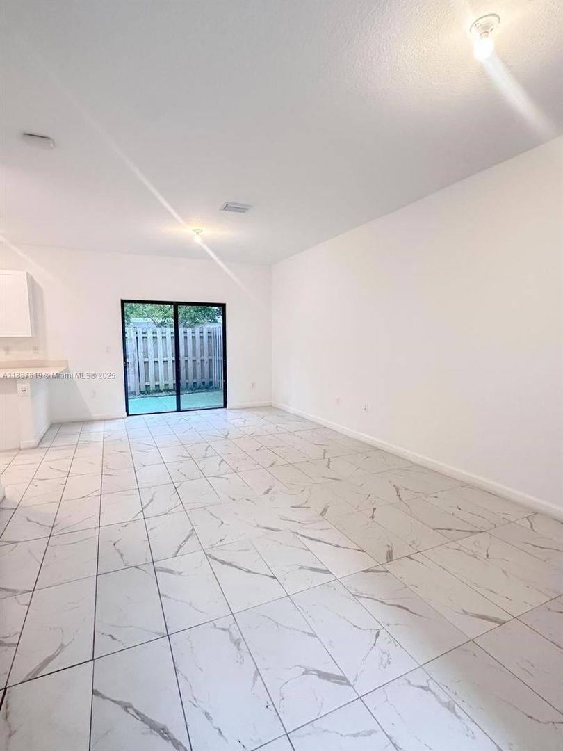 Townhouse for rent at 20634 NE 2nd Court, Miami, FL 33179