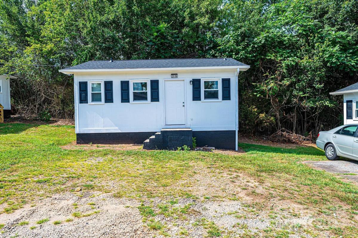 Apartment for rent at 3214 Freezer Locker Rd, Hudson, NC 28638