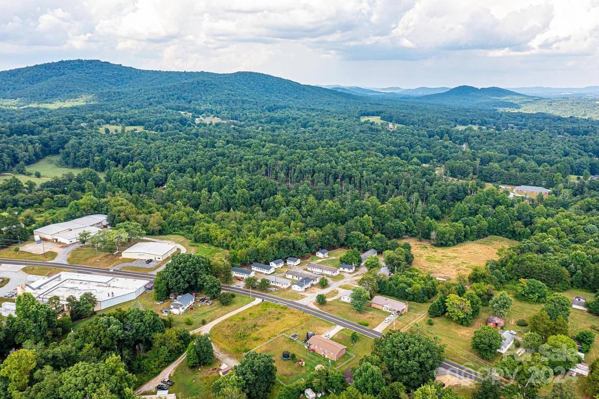 Apartment for rent at 3214 Freezer Locker Rd, Hudson, NC 28638