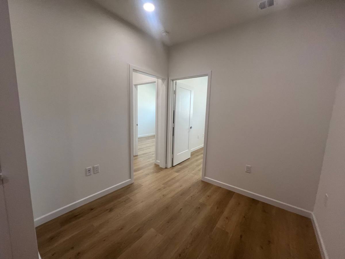 Apartment for rent at 2900 S Orange Dr, Los Angeles, CA 90016