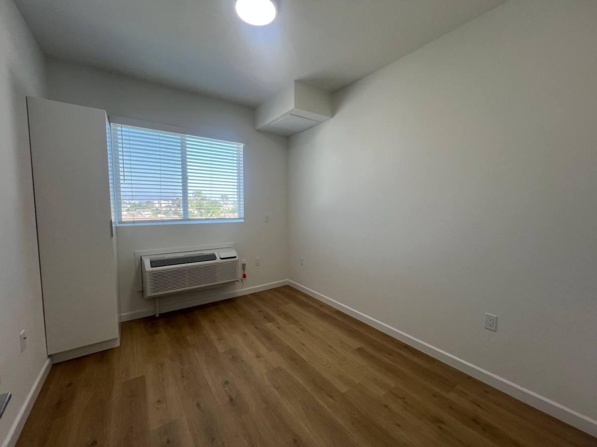 Apartment for rent at 2900 S Orange Dr, Los Angeles, CA 90016
