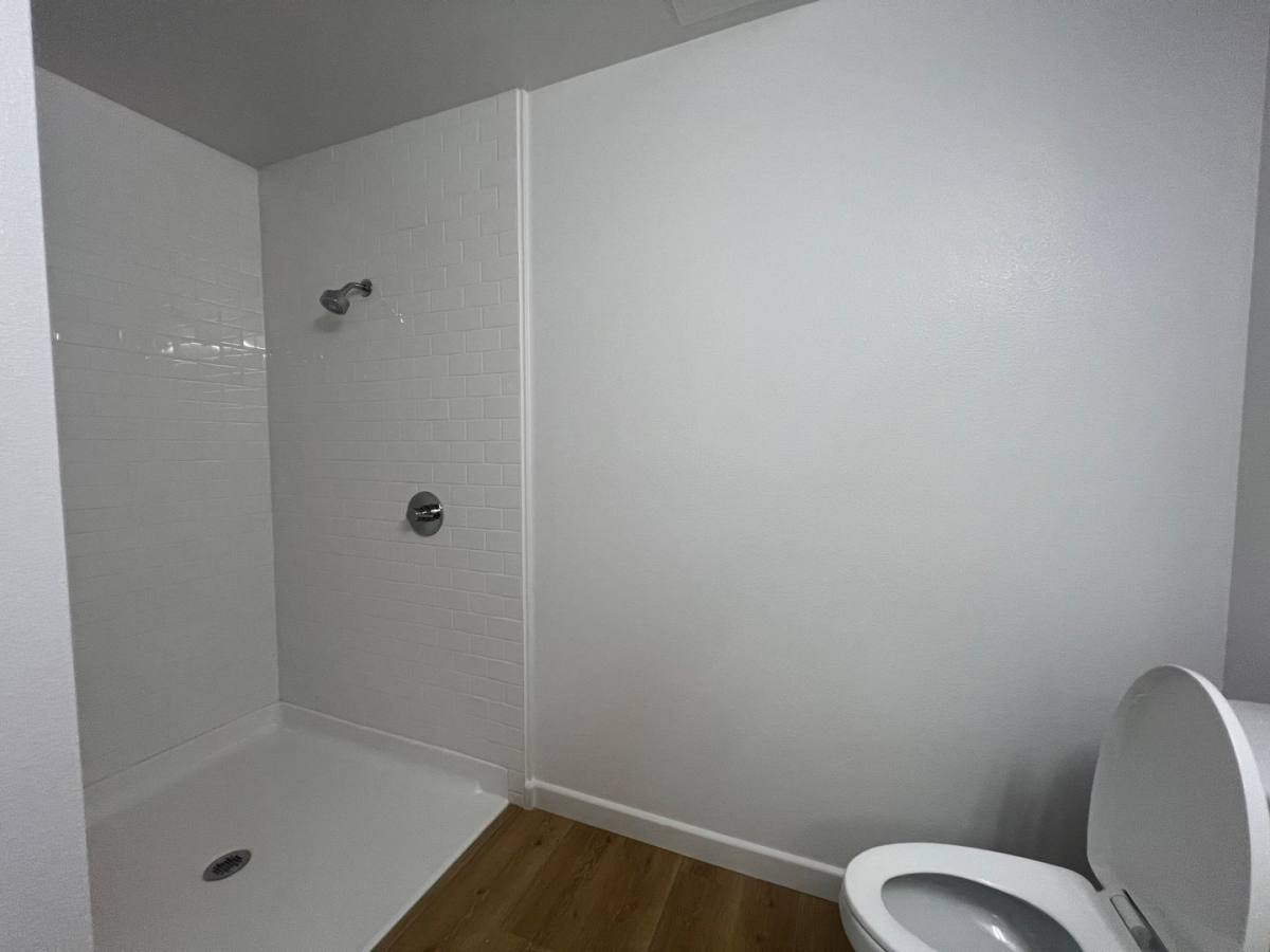 Apartment for rent at 2900 S Orange Dr, Los Angeles, CA 90016
