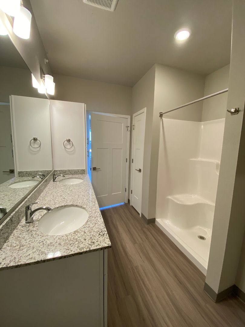 Apartment for rent at 1401 Aster Dr, Tiffin, IA 52340