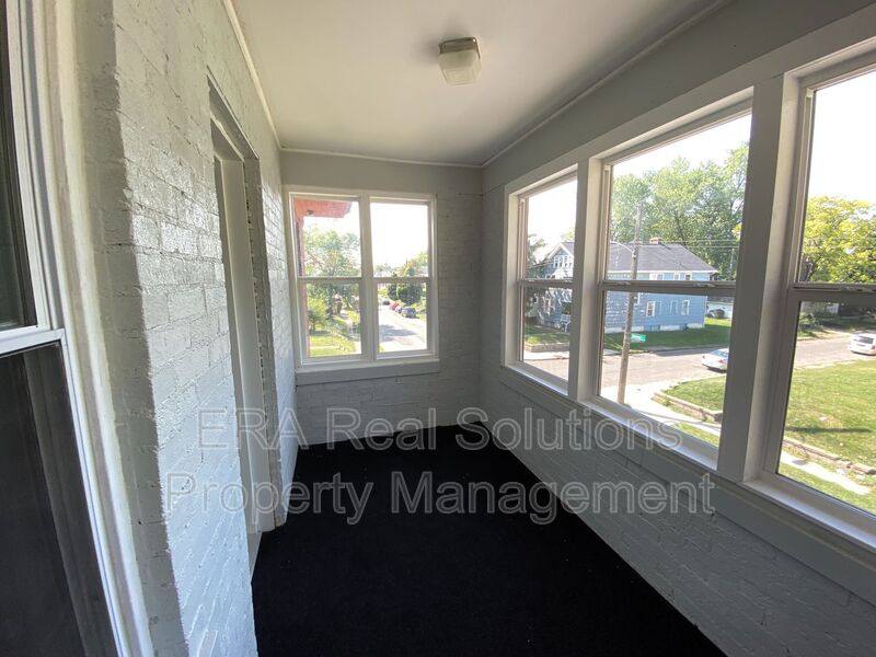 Apartment for rent at 1106 Oakwood Ave, Columbus, OH 43206