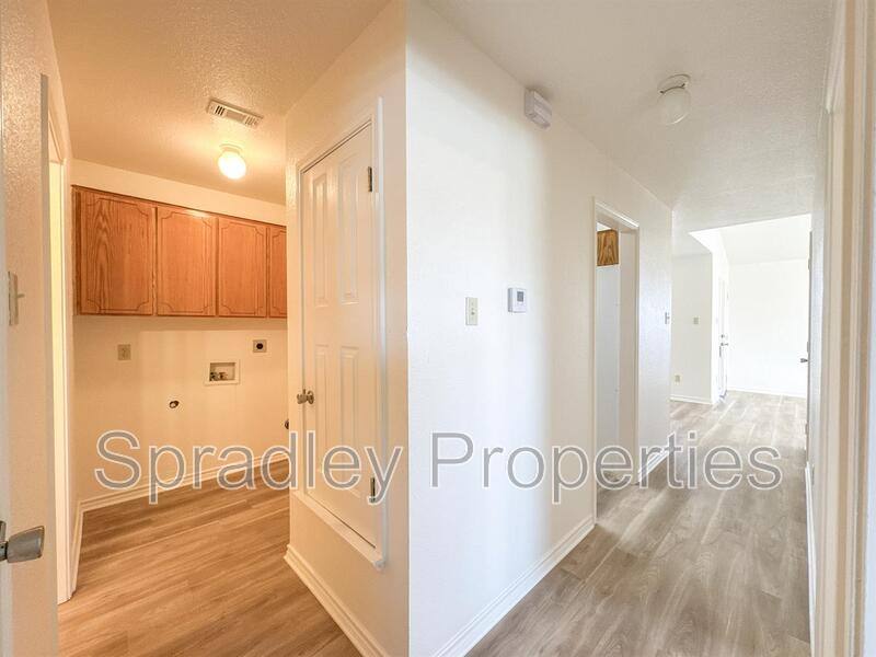 Townhouse for rent at 115 Lacey Lou Lane, Salado, TX 76571