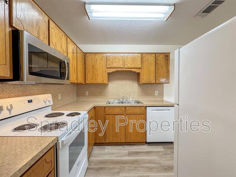 Townhouse for rent at 115 Lacey Lou Lane, Salado, TX 76571