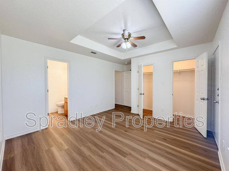 Townhouse for rent at 117 Lacey Lou Lane, Salado, TX 76571