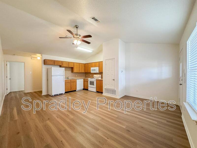 Townhouse for rent at 117 Lacey Lou Lane, Salado, TX 76571