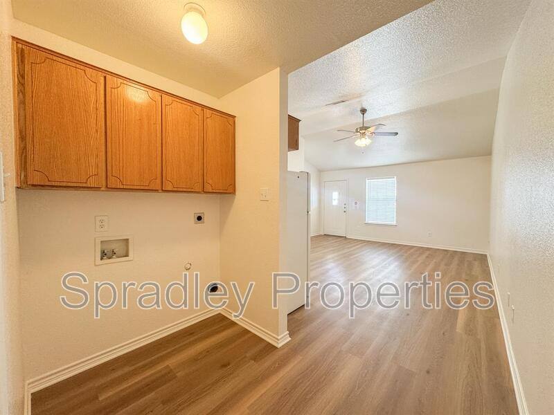 Townhouse for rent at 117 Lacey Lou Lane, Salado, TX 76571