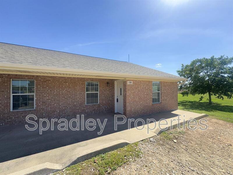 Townhouse for rent at 130 Lacey Lou Lane, Salado, TX 76571