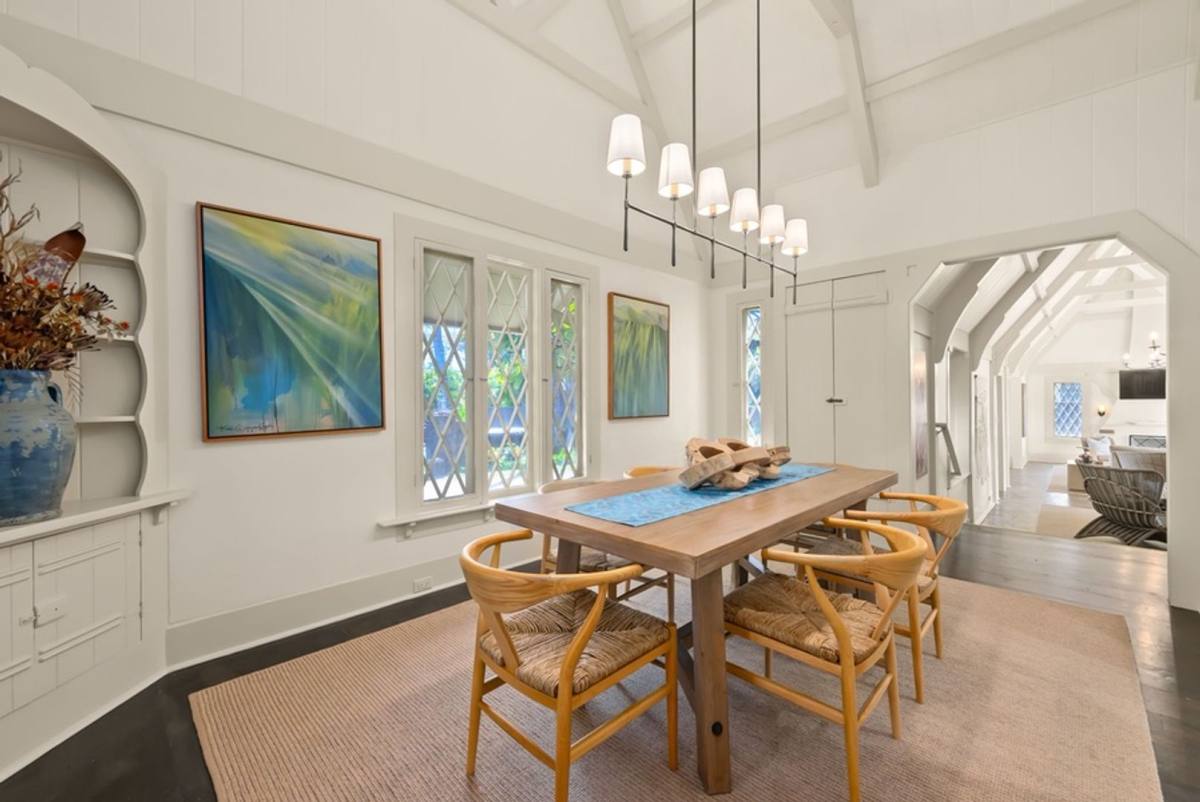 House for rent at 4584 Kahala Ave, Honolulu, HI 96816