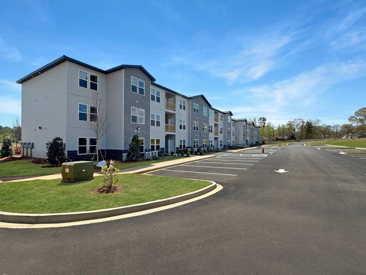 Apartment for rent at 651 Osigian Blvd, Warner Robins, GA 31088