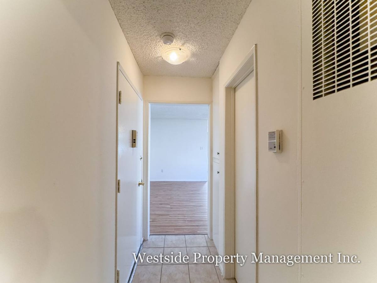 Apartment for rent at 1755 Purdue Ave #101, Los Angeles, CA 90025